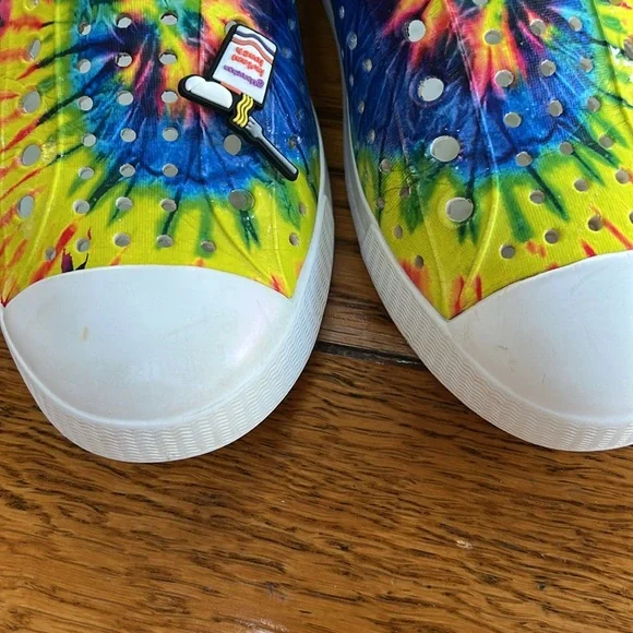 Native Jefferson Tie Dye print slip on rubber shoes. Women’s Size 6. - Picture 3 of 12